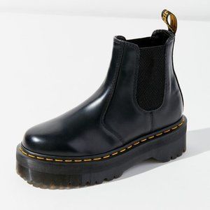 Dr. Martens 2976 Quad Chelsea Platform Boot